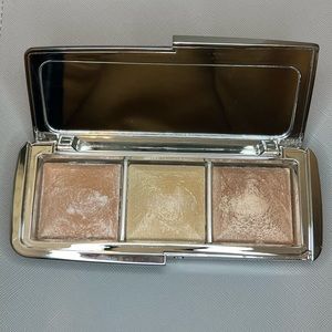 Hourglass highlighter trio